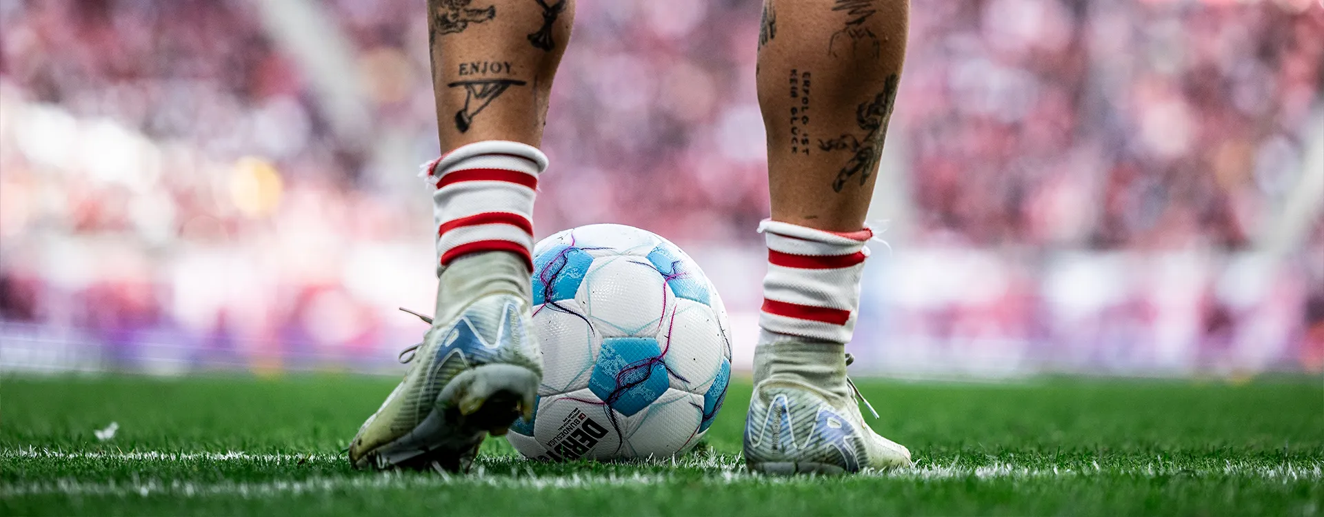 David Raum's lower legs. (Photo)