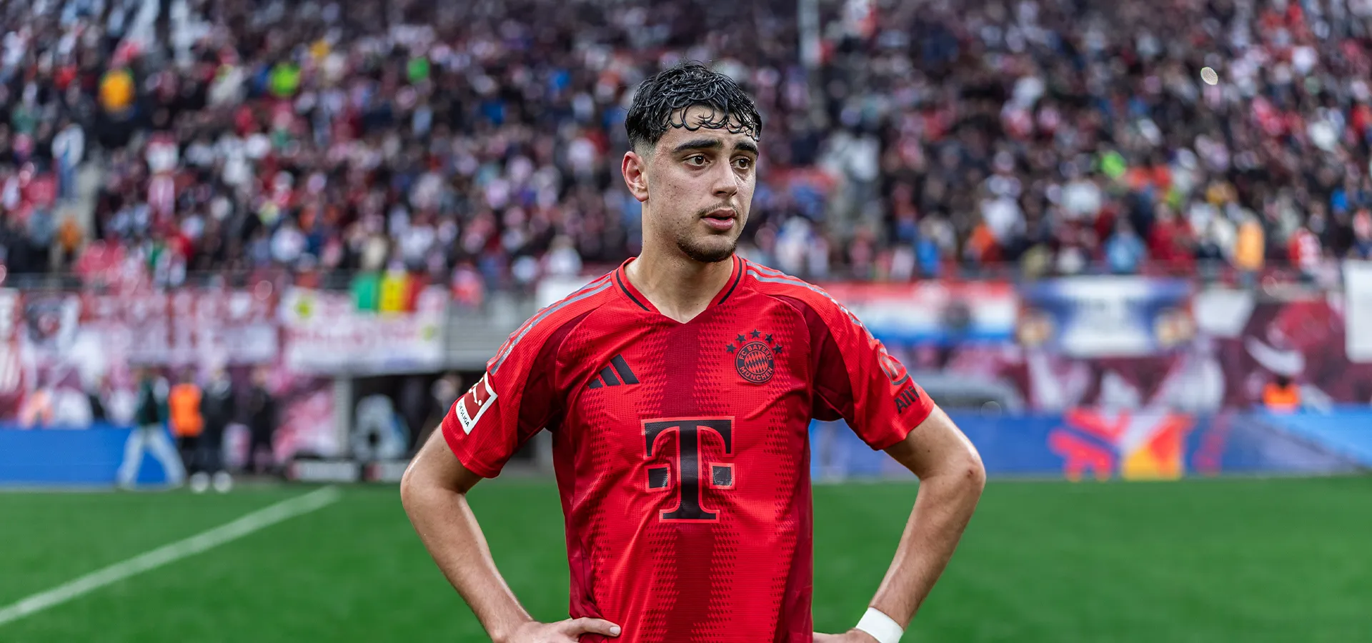 Aleksandar Pavlovic looks disappointedly into the distance. (Photo)